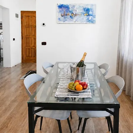Corte Casati -- 10 Min Bus To Venice, Free Parking Apartment *